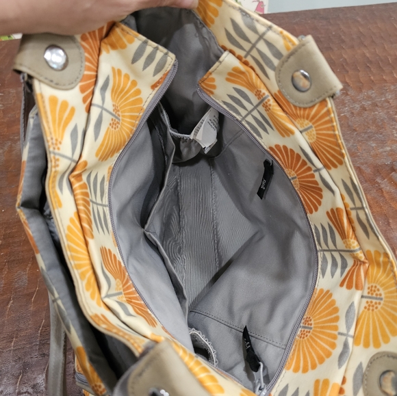 Petunia Pickle Bottom Diaper Bag - Picture 16 of 16